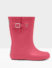 Load image into Gallery viewer, Hunter Original Little Kids Flat Sole Wellington Boots - Hyper Pink
