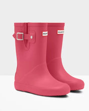 Load image into Gallery viewer, Hunter Original Little Kids Flat Sole Wellington Boots - Hyper Pink
