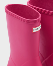 Load image into Gallery viewer, Hunters Kids First Class Wellington Boots - Pink
